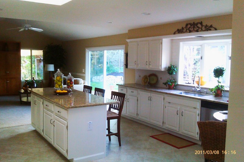 Before and after of kitchen wall painting