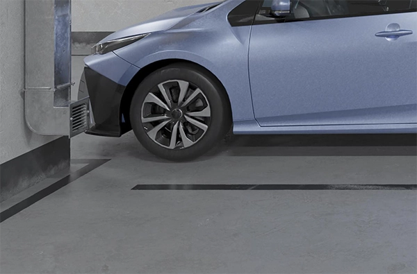 Finished garage floor with epoxy coating